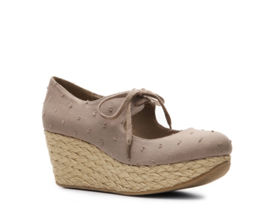 Restricted Clue Wedge Pump