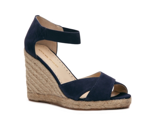 Adrienne Vittadini Vee Wedge Sandal