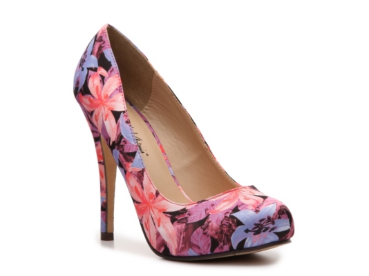 Michael Antonio Love Me Floral Pump