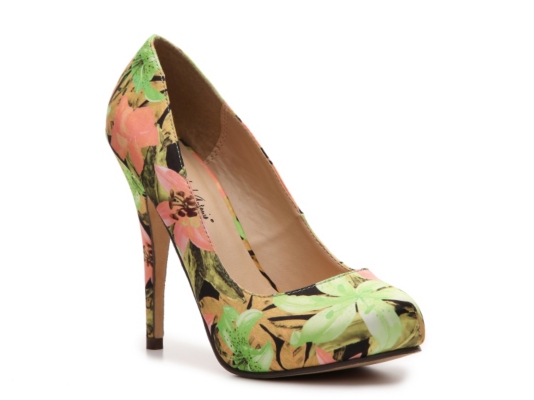 Michael Antonio Love Me Floral Pump