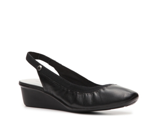 Bandolino Diem Wedge Pump