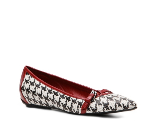 Kenneth Cole Reaction Uptown Girl Flat
