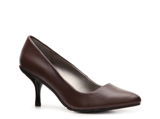 Kenneth Cole Reaction Hill Top Pump