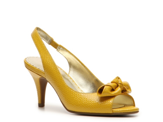 Bandolino Durand Peep Toe Pump