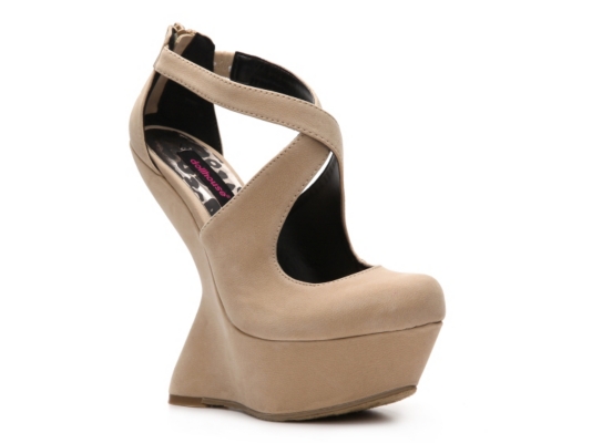 Dollhouse Exposure Wedge Pump