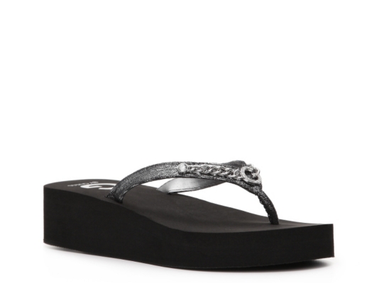 G by GUESS Ellanor Flip Flop