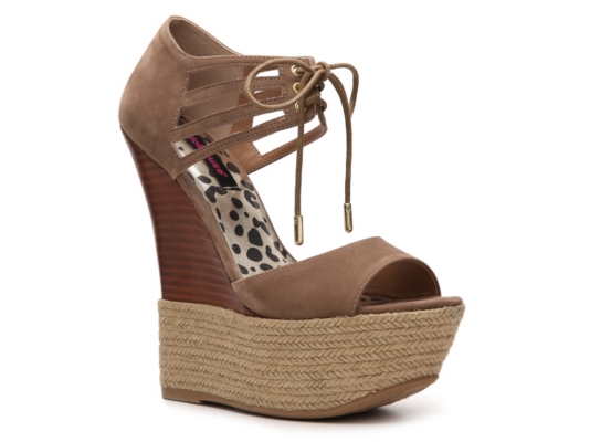 Dollhouse Hot Stuff Wedge Sandal