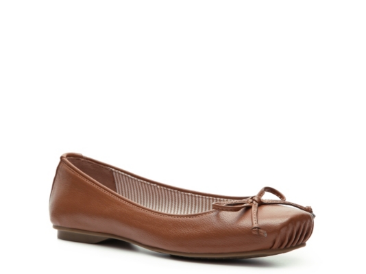 Kenneth Cole Reaction Find A Match Flat