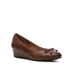 kelly and katie fassi wedge pump