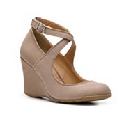 Kenneth Cole Reaction Tell Lily More Wedge Pump