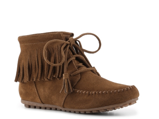 Minnetonka Liv Lace Up Western Bootie