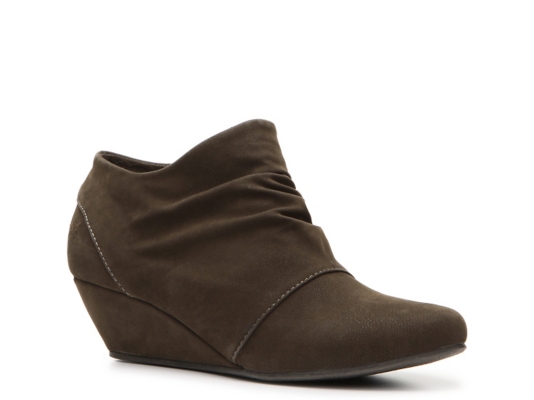 sanuk vs birkenstock