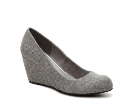 cl by laundry nima wedge pump
