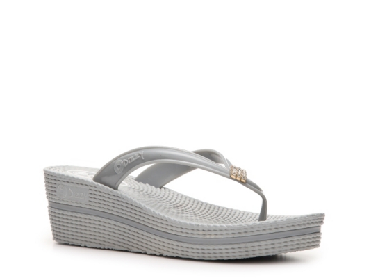 Dizzy Cube Jelly Sandal | DSW