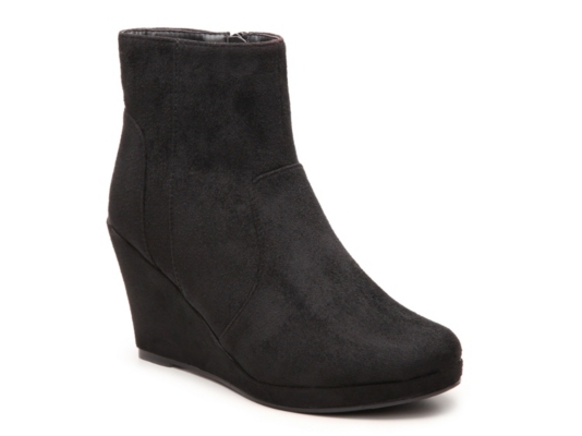 journee collection wedge booties