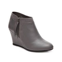 cl by laundry core beige booties