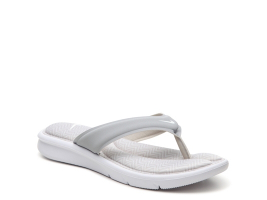 dsw nike flip flops