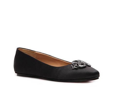 Badgley Mischka Sahara Satin Flat | DSW