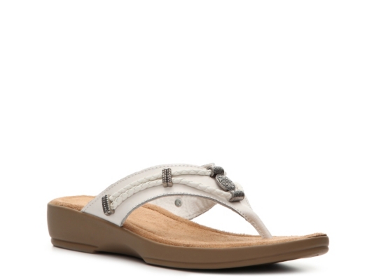 Minnetonka Silverthorne Flat Sandal