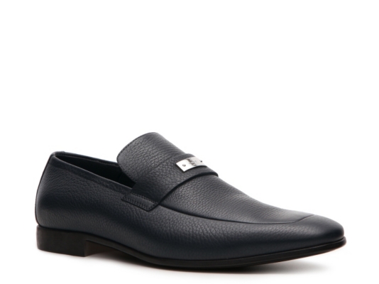 Gucci Pebbled Leather Nameplate Loafer