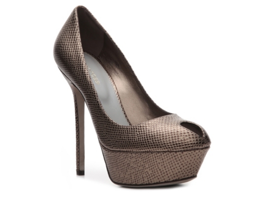 Sergio Rossi Pebbled Leather Keyhole Pump