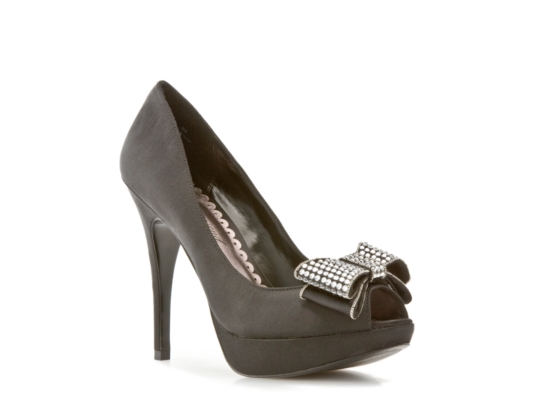 Lulu Townsend Yvette Satin Pump 