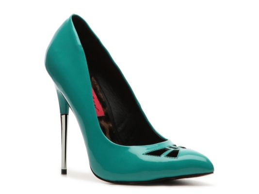 Betsey Johnson Trimm Pump 