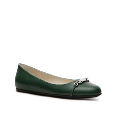 dsw sells gucci