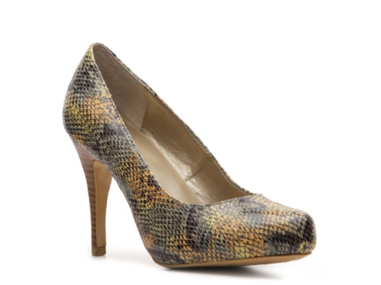Bandolino Envia Platform Pump