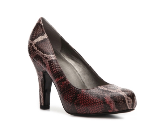Bandolino Envia Snake Pump