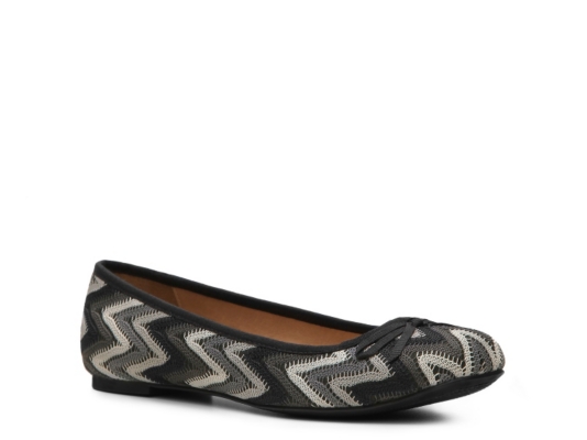 Zigi Soho Pointe Print Flat