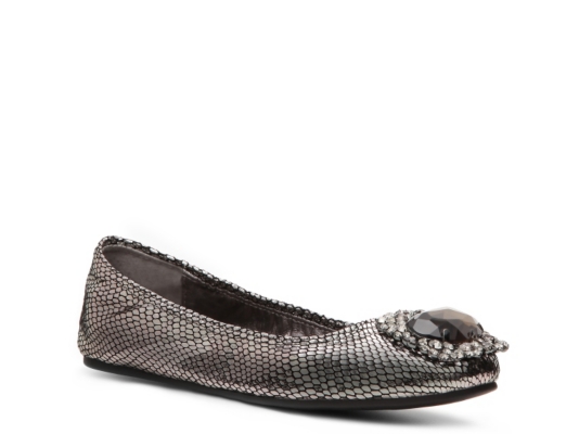 Adrienne Vittadini Vida Metallic Flat