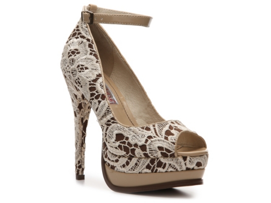 Two Lips Respect Lace Pump