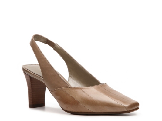 Liz Claiborne Abeline Pump