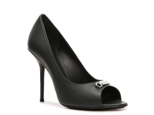 Gucci Leather Nameplate Pump