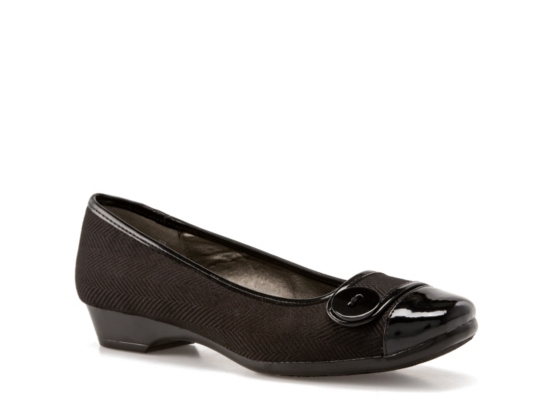Bandolino Haisley Flat
