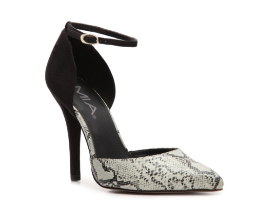Mia Bennet Snakeskin Pump