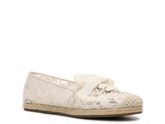Report Bee Eyelet Flat