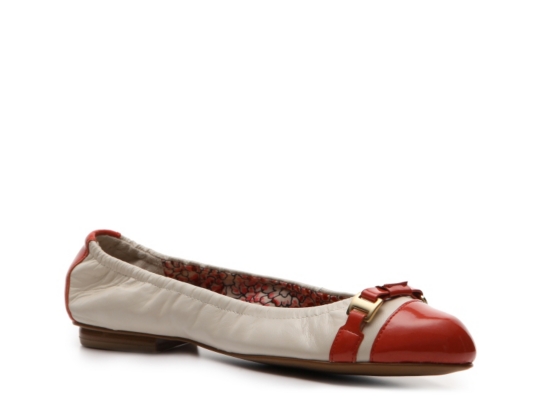 Tahari Veronica 2 Flat