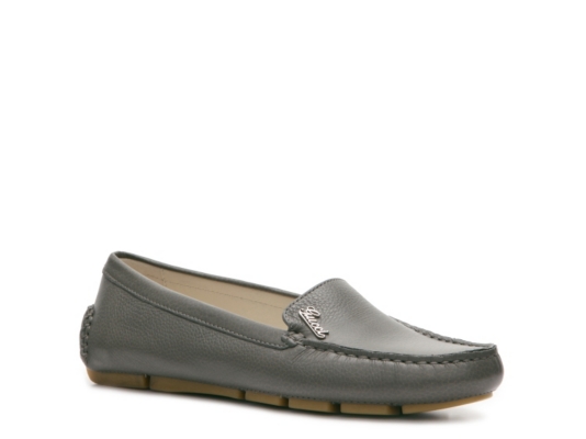 Gucci Leather Script Loafer