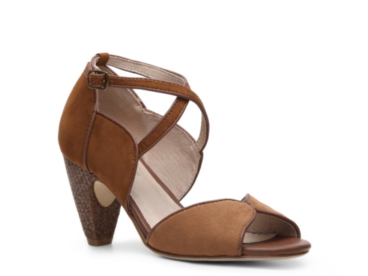 Chelsea Crew Nelly Pump
