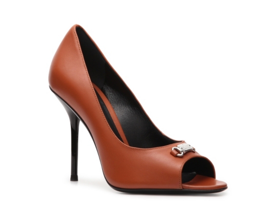 Gucci Leather Nameplate Pump