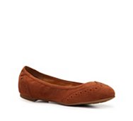 Juil The Wing Tip Suede Flat
