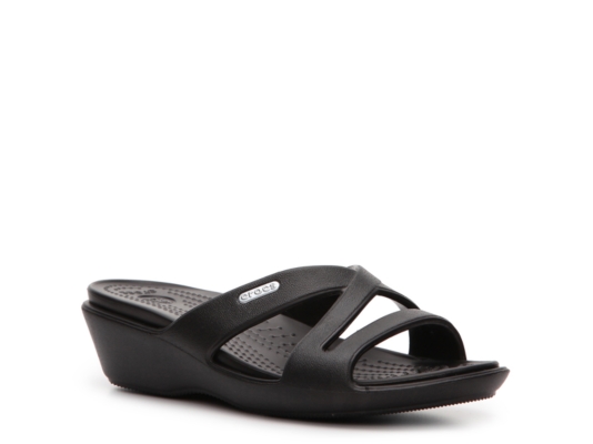 crocs sandals at dsw