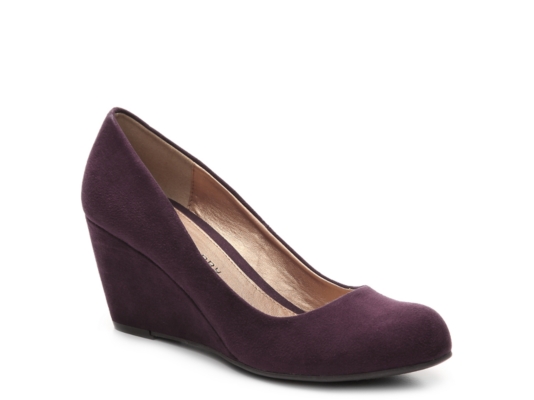 cl by laundry nima wedge pump