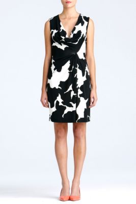 in Graphic Petals Black
