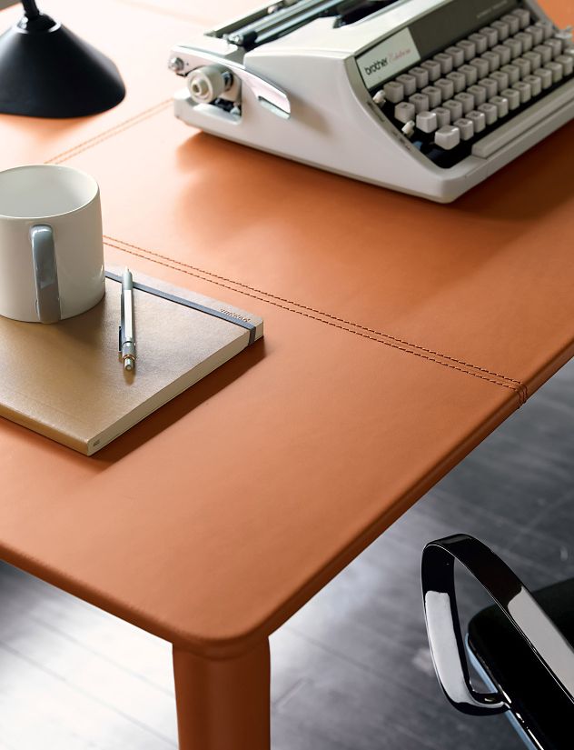 Bottega Leather Desk