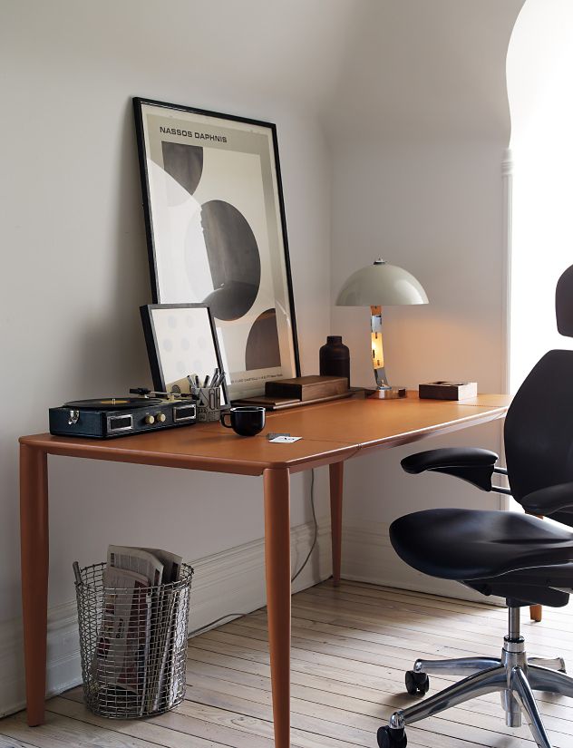 Bottega Leather Desk