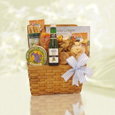 Picnic Perfection Summer Gourmet Basket