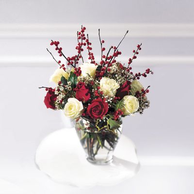 The FTD&reg; Holiday Romance? Bouquet